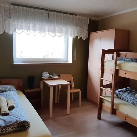 Pensionat Tristvere Guesthouse-cafe *